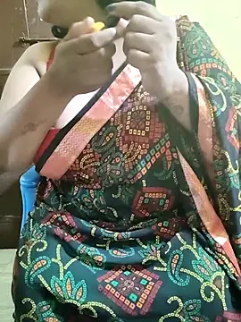 Snapshot of Swapna_Hyd chatting on 10.16.25 Swapna Hyd online show from 10.16.25