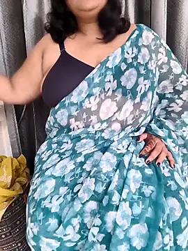 Snapshot of Swapna_Hyd chatting on 12.18.25 Swapna Hyd online show from 12.18.25