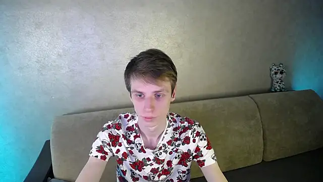 yes cute boy  online show from 03.10.26