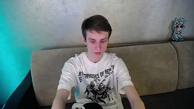 yes cute boy  online show from 03.18.26