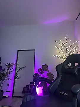 Snapshot of HATSUNE__ chatting on 12.14.25 HATSUNE online show from 12.14.25