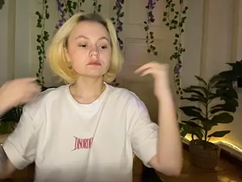 MoonIvy  online show from 07.03.26