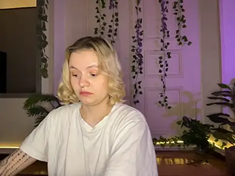 MoonIvy  online show from 08.01.26