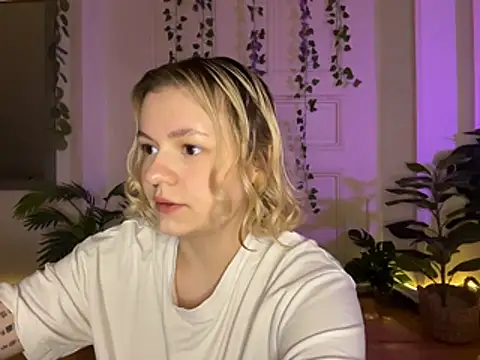 MoonIvy  online show from 08.06.26
