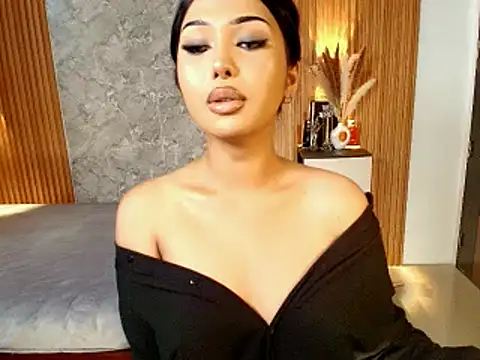 Snapshot of MiaFuckingWill chatting on 09.28.25 MiaFuckingWill online show from 09.28.25