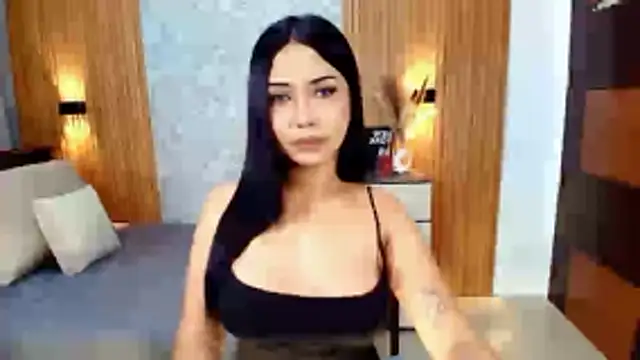 Snapshot of MiaFuckingWill chatting on 10.19.25 MiaFuckingWill online show from 10.19.25