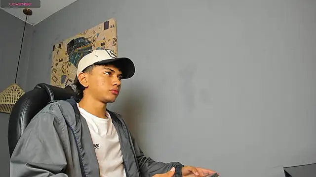 Snapshot of markbowie chatting on 02.07.26 markbowie online show from 02.07.26