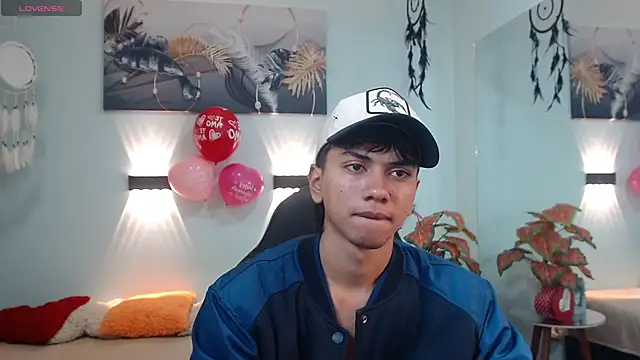 Snapshot of markbowie chatting on 02.12.26 markbowie online show from 02.12.26