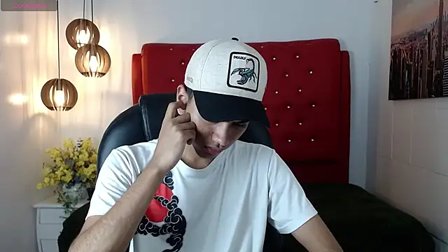 Snapshot of markbowie chatting on 02.15.26 markbowie online show from 02.15.26