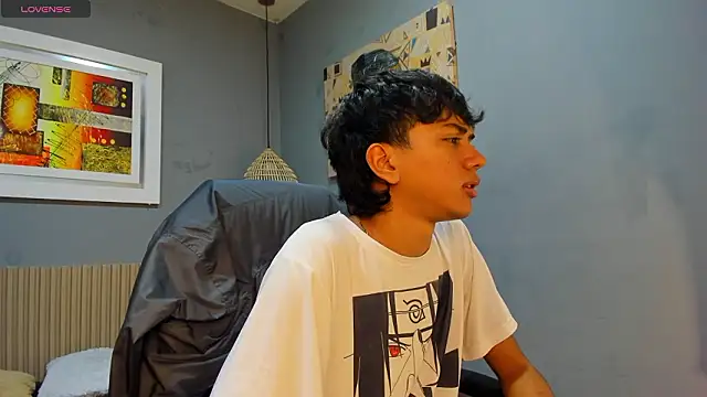 Snapshot of markbowie chatting on 02.24.26 markbowie online show from 02.24.26