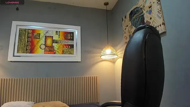 Snapshot of markbowie chatting on 02.28.26 markbowie online show from 02.28.26