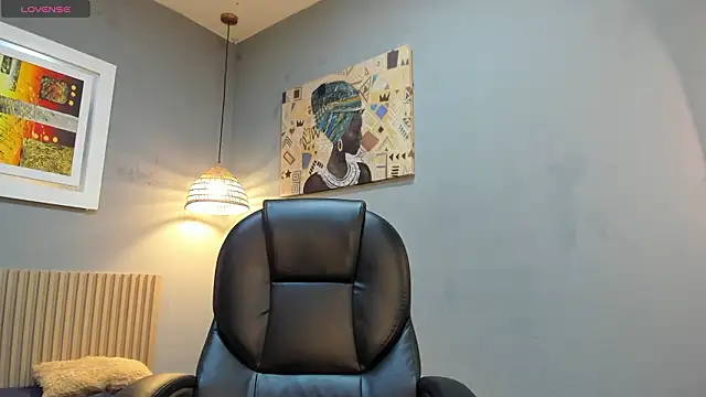 Snapshot of markbowie chatting on 03.04.26 markbowie online show from 03.04.26