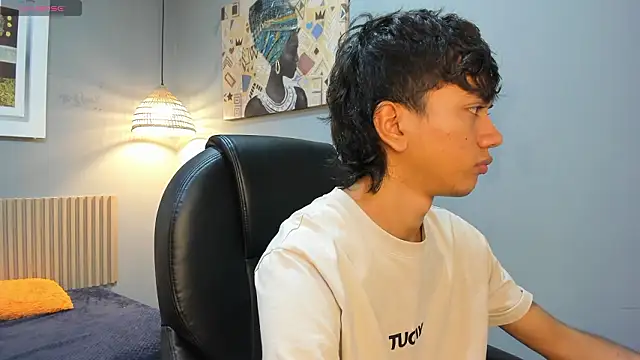 Snapshot of markbowie chatting on 03.05.26 markbowie online show from 03.05.26