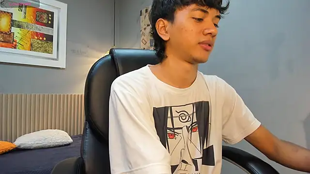 Snapshot of markbowie chatting on 03.06.26 markbowie online show from 03.06.26