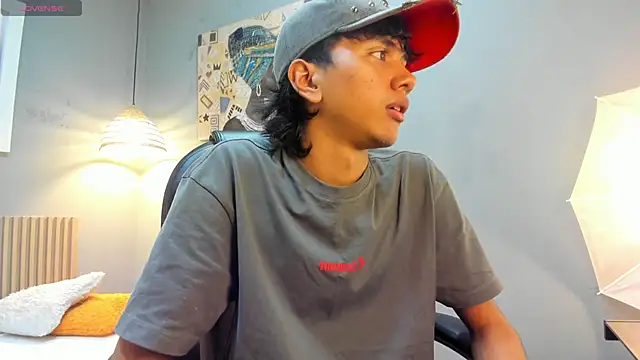 Snapshot of markbowie chatting on 03.13.26 markbowie online show from 03.13.26