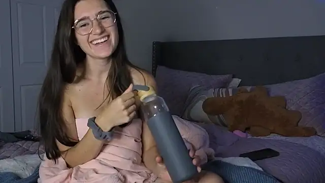 Snapshot of bambifarrina chatting on 09.20.25 bambifarrina online show from 09.20.25