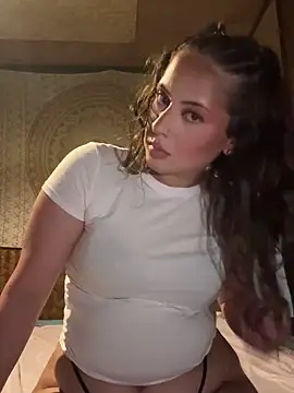 laylabliss online show from 04.19.26