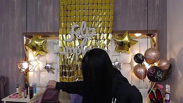 Snapshot of Foxxy_Doll chatting on 10.09.25 Foxxy Doll online show from 10.09.25