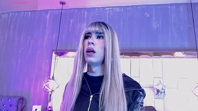 Snapshot of Foxxy_Doll chatting on 12.21.25 Foxxy Doll online show from 12.21.25