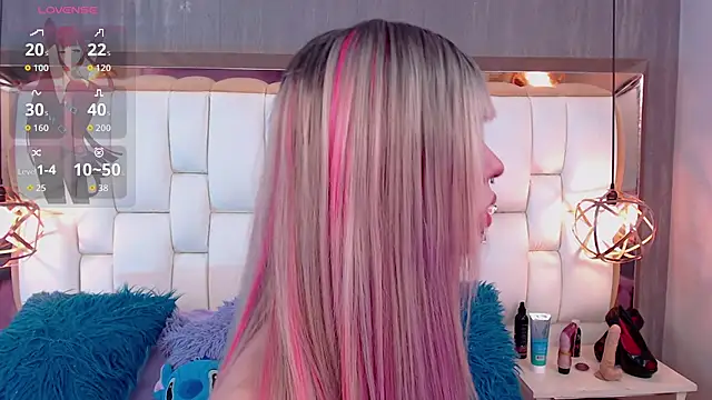 Snapshot of Foxxy_Doll chatting on 01.13.26 Foxxy Doll online show from 01.13.26