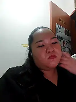 LianaCruzado online show from 05.08.26