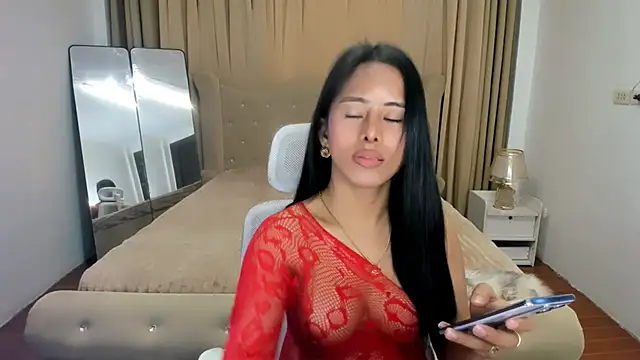 Snapshot of gorgeous_mauits4uxxxts chatting on 04.07.26 gorgeous mauits4uxxxts online show from 04.07.26