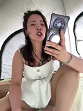 anna yngs online show from 04.26.26