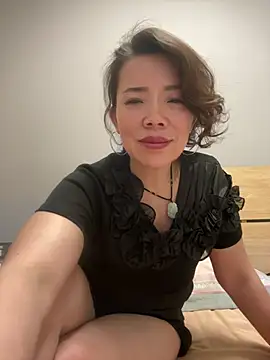 Snapshot of anna_yngs chatting on 07.28.26 anna yngs online show from 07.28.26