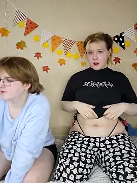 Snapshot of xrixsyx_and_ricky chatting on 11.19.25 xrixsyx and ricky online show from 11.19.25