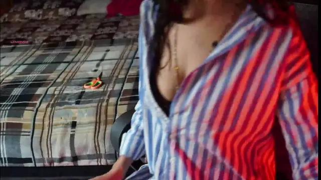 Snapshot of NidhiChandra chatting on 10.08.25 NidhiChandra online show from 10.08.25