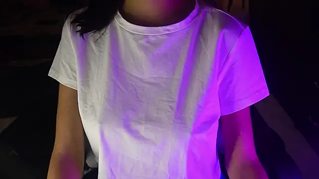 Snapshot of NidhiChandra chatting on 11.15.25 NidhiChandra online show from 11.15.25