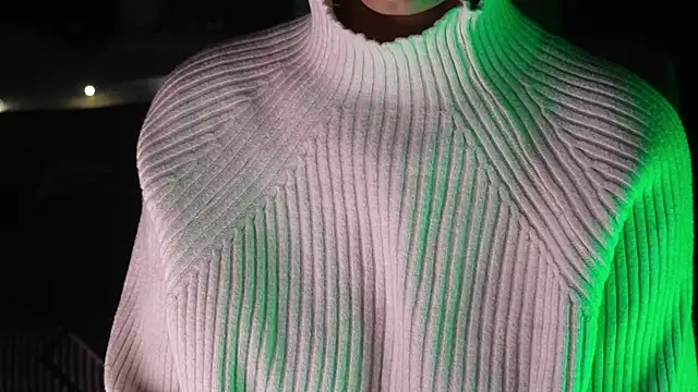 Snapshot of NidhiChandra chatting on 12.20.25 NidhiChandra online show from 12.20.25