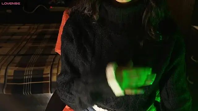 Snapshot of NidhiChandra chatting on 12.22.25 NidhiChandra online show from 12.22.25