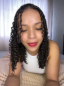 Yasmin777  online show from 09.18.25