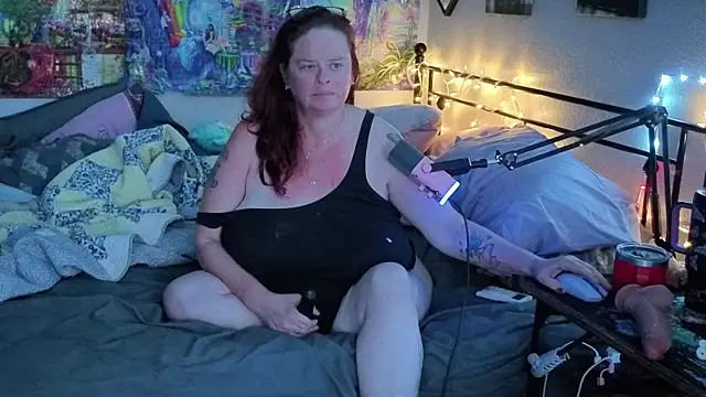 Snapshot of scarelett2372 chatting on 03.27.26 scarelett2372 online show from 03.27.26