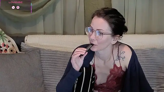 Snapshot of kohlbird chatting on 02.07.26 kohlbird online show from 02.07.26