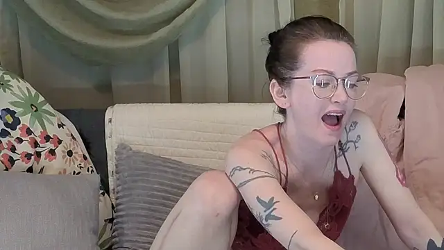 Snapshot of kohlbird chatting on 02.11.26 kohlbird online show from 02.11.26