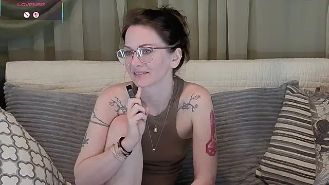 Snapshot of kohlbird chatting on 02.12.26 kohlbird online show from 02.12.26