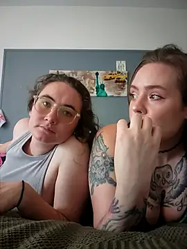 Snapshot of AndHerXO chatting on 02.18.26 AndHerXO online show from 02.18.26