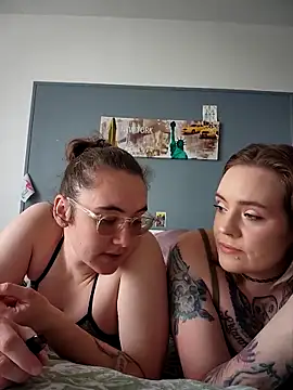 Snapshot of AndHerXO chatting on 02.26.26 AndHerXO online show from 02.26.26