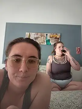 AndHerXO online show from 04.24.26