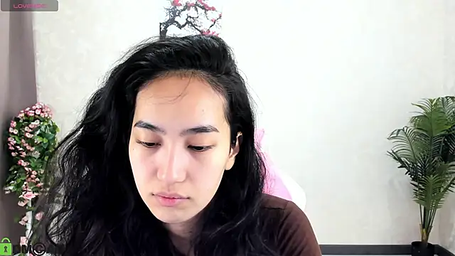 FlirtyAura online show from 11.04.25