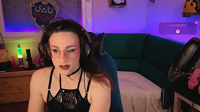 Snapshot of Zesty_Peach chatting on 06.06.26 Zesty Peach online show from 06.06.26