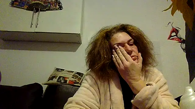 RubyyRosee online show from 11.25.25