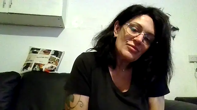 RubyyRosee online show from 06.04.26