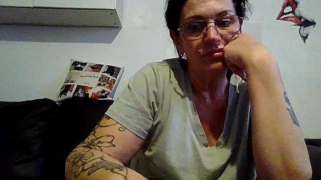 RubyyRosee online show from 06.10.26
