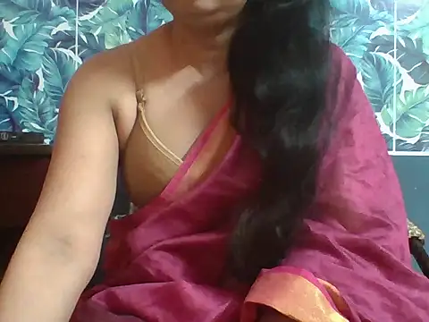 Snapshot of Marathi_q4een01 chatting on 12.18.25 Marathi q4een01 online show from 12.18.25