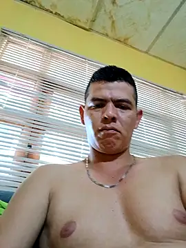 Snapshot of cristian07_ chatting on 09.10.25 cristian07 online show from 09.10.25