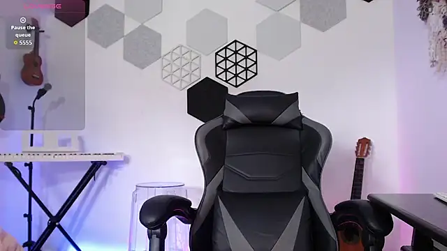 Susanahendrix online show from 07.08.26