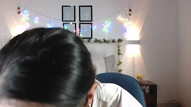 Megan 05  online show from 04.28.26
